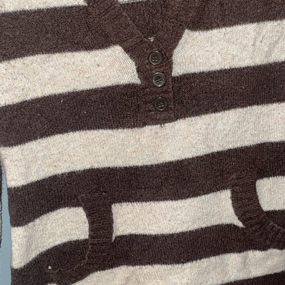 Sweater - Picture 2 of 4